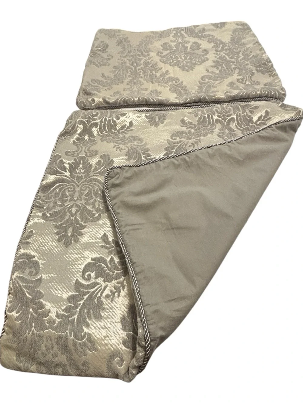 2 Nicole Miller Artelier Pillow Shams Tonal Floral Damask Jacquard Gray Cream